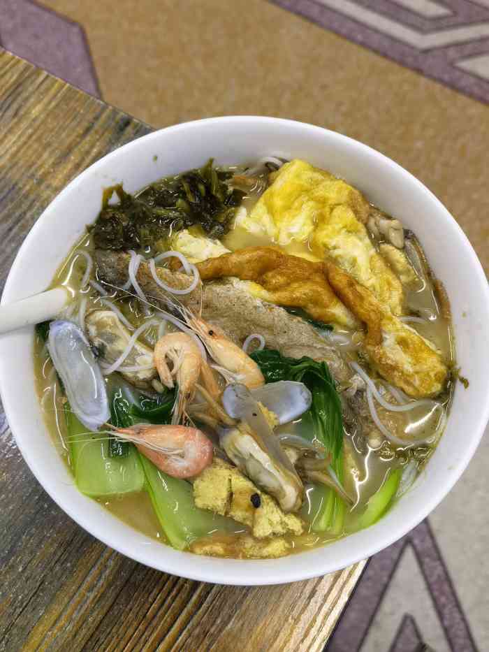 清江佬三鲜面(蒲鞋市店)-"在民航路上店招特别大就是路过看到特别大.