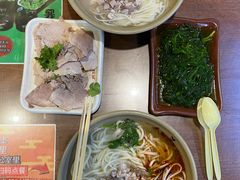 -亮亮面馆(经六路店)