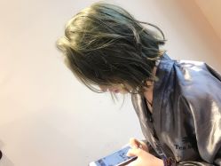 -茶发Salon·烫发染发理发