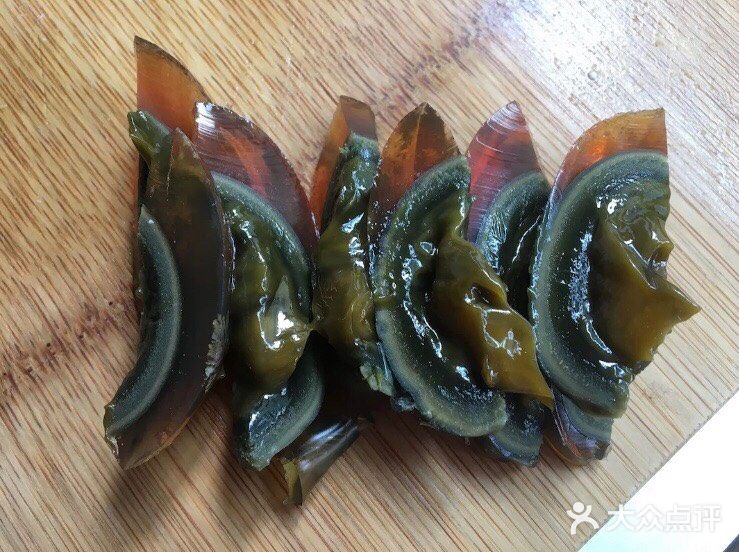 昨天的最后一个菜—皮蛋拌豆腐