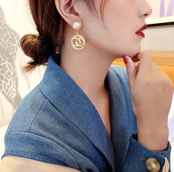 -AI艾耳·专业手工耳洞·穿孔美学馆