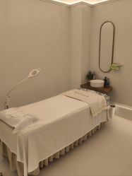 -苑苑vbeauty科技美容SPA