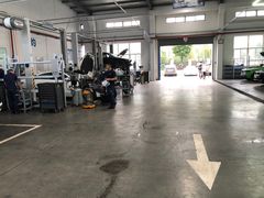 -华胜奔驰宝马奥迪专修连锁(虹梅南路店)