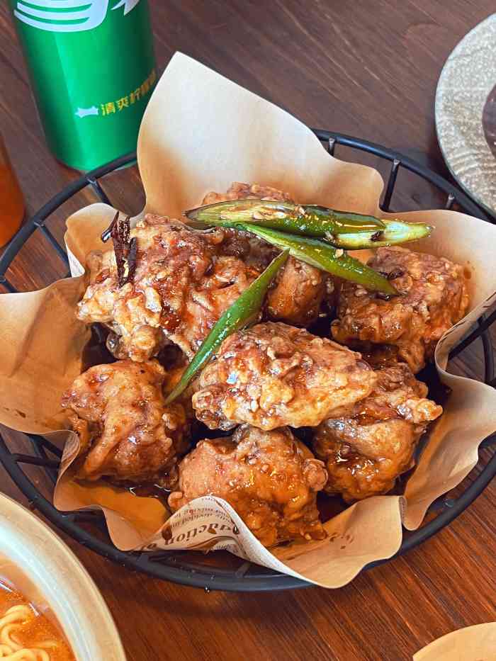 一乐韩国炸鸡(梅江店)-"「酱蒜鸡」这个炸鸡味道可以的,但是里面的.