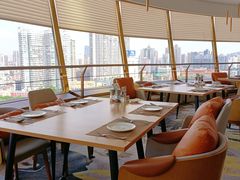 靠窗位-杏荟旋转餐厅(广州爱群店)