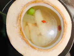 椰盅花胶海鲜汤-JE 北京(华熙LIVE店)