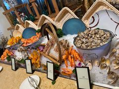 -大中华希尔顿酒店-念自助餐·嗨啤·小龙虾