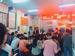 等位区-秦豫肉夹馍(骡马市总店)