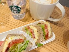 -星巴克臻选(莘庄仲盛店)