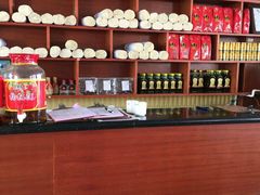 -汉源贡嘎湖生态黄牛肉(贡嘎湖商务酒店)