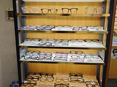-优医视平价眼镜蔡司依视路折扣工厂店(十里堡店)