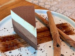 -Chom Cafe and Restaurant