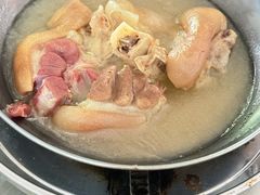 咸猪蹄煲-老太婆饭店(新富路店)