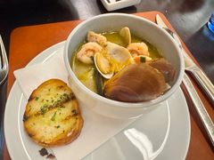 -卡佩罗意大利餐厅及酒吧Al Cappello Trattoria