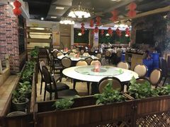 大堂-醉美东江·三文鱼·烧鸡公