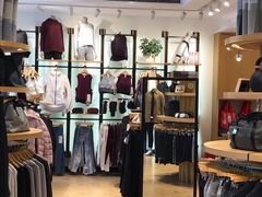 -lululemon(上海浦东IFC店)