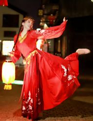 -汉仪华裳汉服馆(打浦桥店)