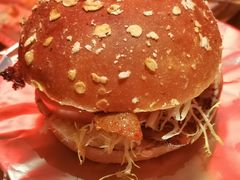 -何师烧烤·小龙虾·江湖川菜·精酿啤酒(中铁西城店)