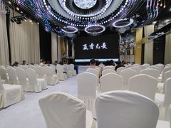 -乔波室内滑雪场