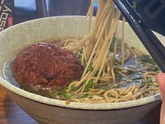 红烧狮子头-谷沙屋面铺