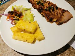 西贡炭烧烤猪颈肉配菠萝-美奈小馆·东南亚菜(福田星河COCO Park店)