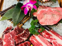 黑牛六拼-明洞阿姨·韩式酱蟹烤肉·创意料理(三元桥店)