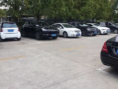 -西郊宾馆-地面停车场