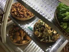-蔼若春.传承三十年云南菜(金碧公园店)