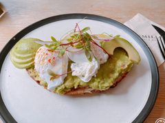 牛油果温泉蛋吐司-O'mills Sourdough Bakery&Bistro(永嘉路店)