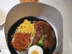 -汤姆家的牛排意面披萨(新城市广场店)
