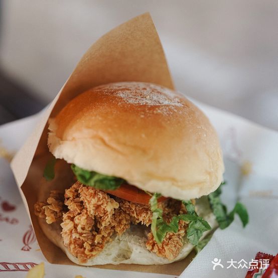 肉墩墩美式手工汉堡店
