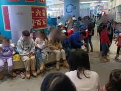 -冰纷万象滑冰场(二七万象城店)