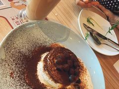 -必胜客(新中纬店)