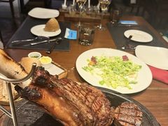 -恰餐厅及酒吧 CHAR Bar & Grill (北京丽都皇冠假日店)