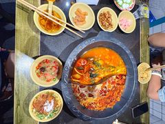 -宽板凳老灶火锅(台湾街店)