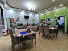 大堂-苏莱特色牛骨滩羊手抓馆(长城东街总店)