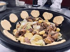 -粘豆包柴火铁锅炖