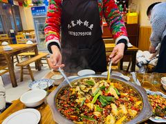 -乡土特色.冷锅鱼.牦牛肉汤锅