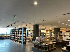 -魔方城市书房(中街益田店)