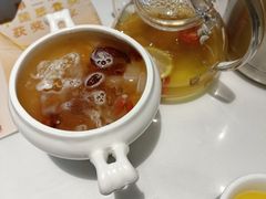 冰糖雪耳炖桃胶-杯子红牛排(创意产业园店)
