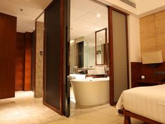 -三亚湾海居铂尔曼度假酒店