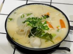 -肥汁米蘭香港米线(长宁来福士店)