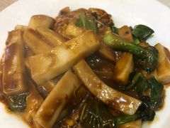 -爆炸头阿姨小四川正宗川味小吃(无任何分店)