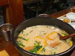 -银米·云南传统过桥米线(双廊黑金冠店)