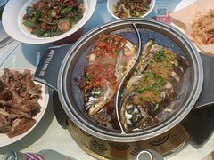 -阿瓦山寨·湘菜现炒·剁椒鱼头王(咸阳总店)