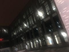 -上海师范大学附属中学(三林校区)
