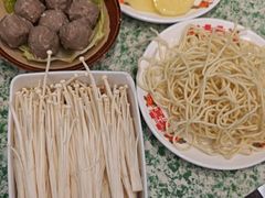-肖婷姐大铁锅重庆火锅(南湖店)