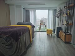 -鲸鱼妈妈月嫂/育婴师定制