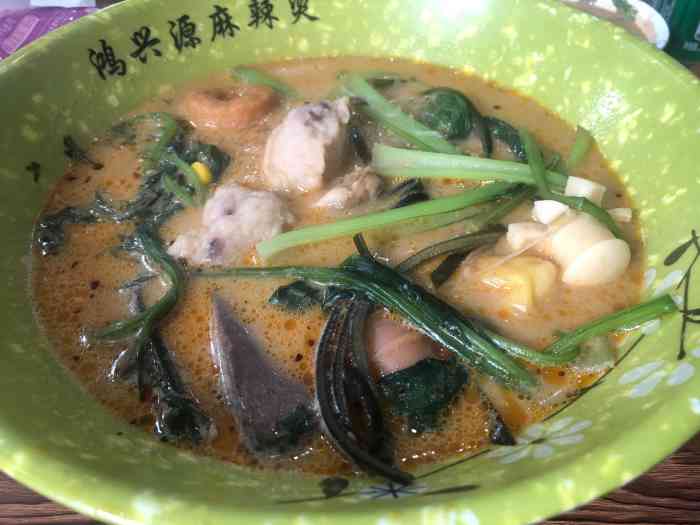 鸿兴源麻辣烫(渤海国际店)-"简简单单的菜配上汤汁,别有一番风味,最近