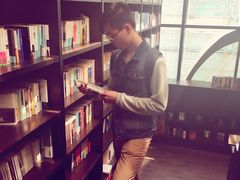 -钟书阁(松江泰晤士小镇店)